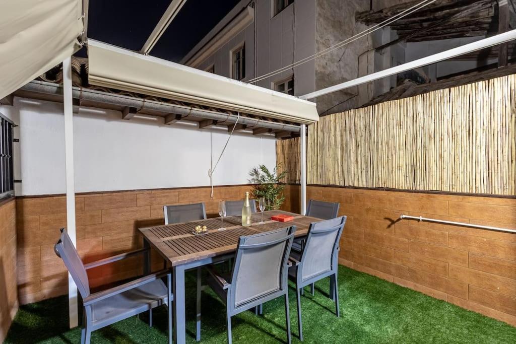 Apartamento Con Terraza A 4 Minutos De La Catedral Granada Exterior photo